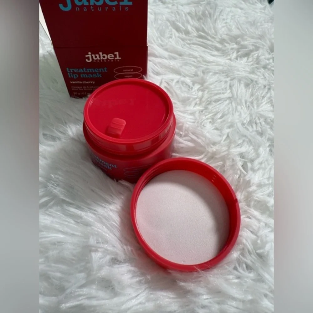 NIB JUBEL VANILLA CHERRY LIP TREATMENT MASK NIB